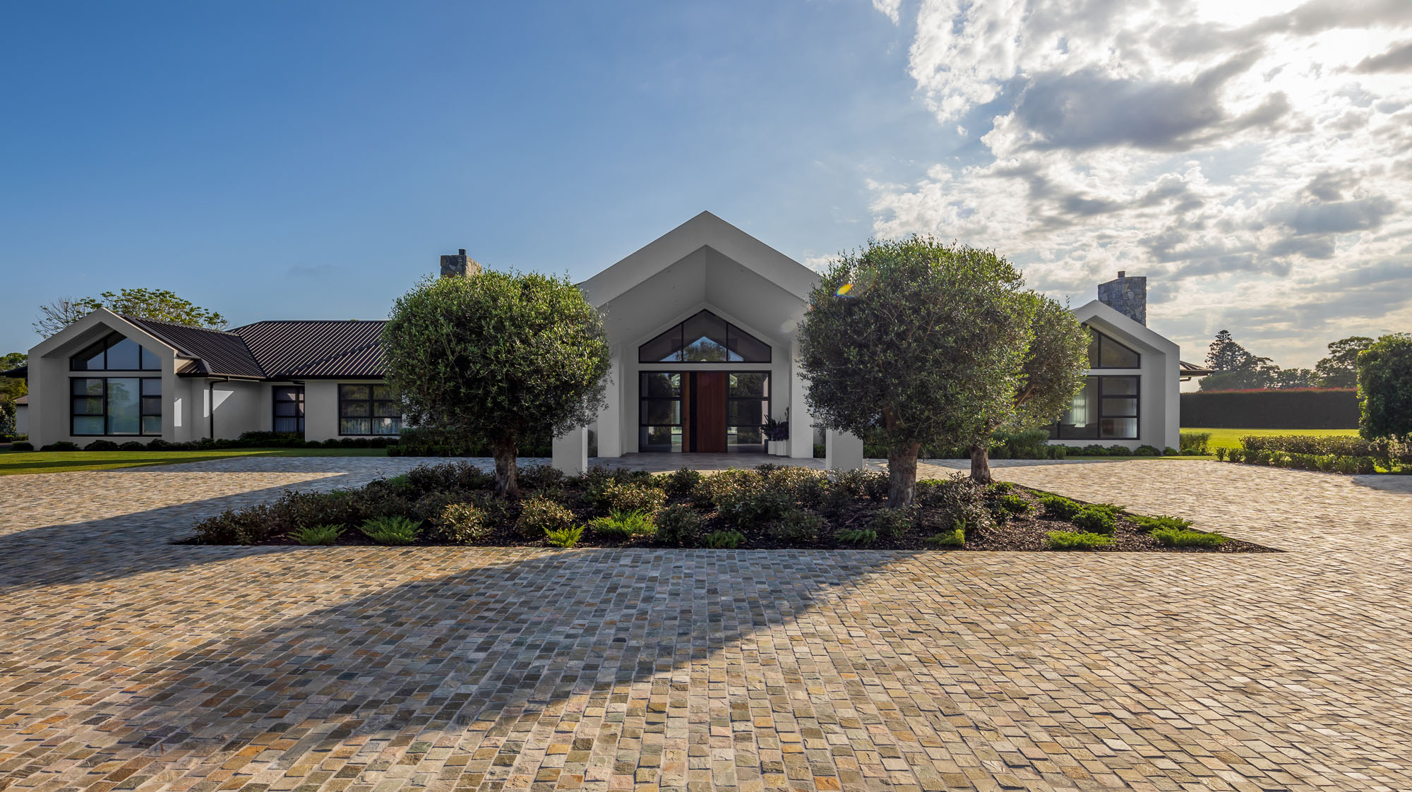 Cunningham Custom Homes_ANNANGROVE_HOUSE_SW_ELEVATION_AM